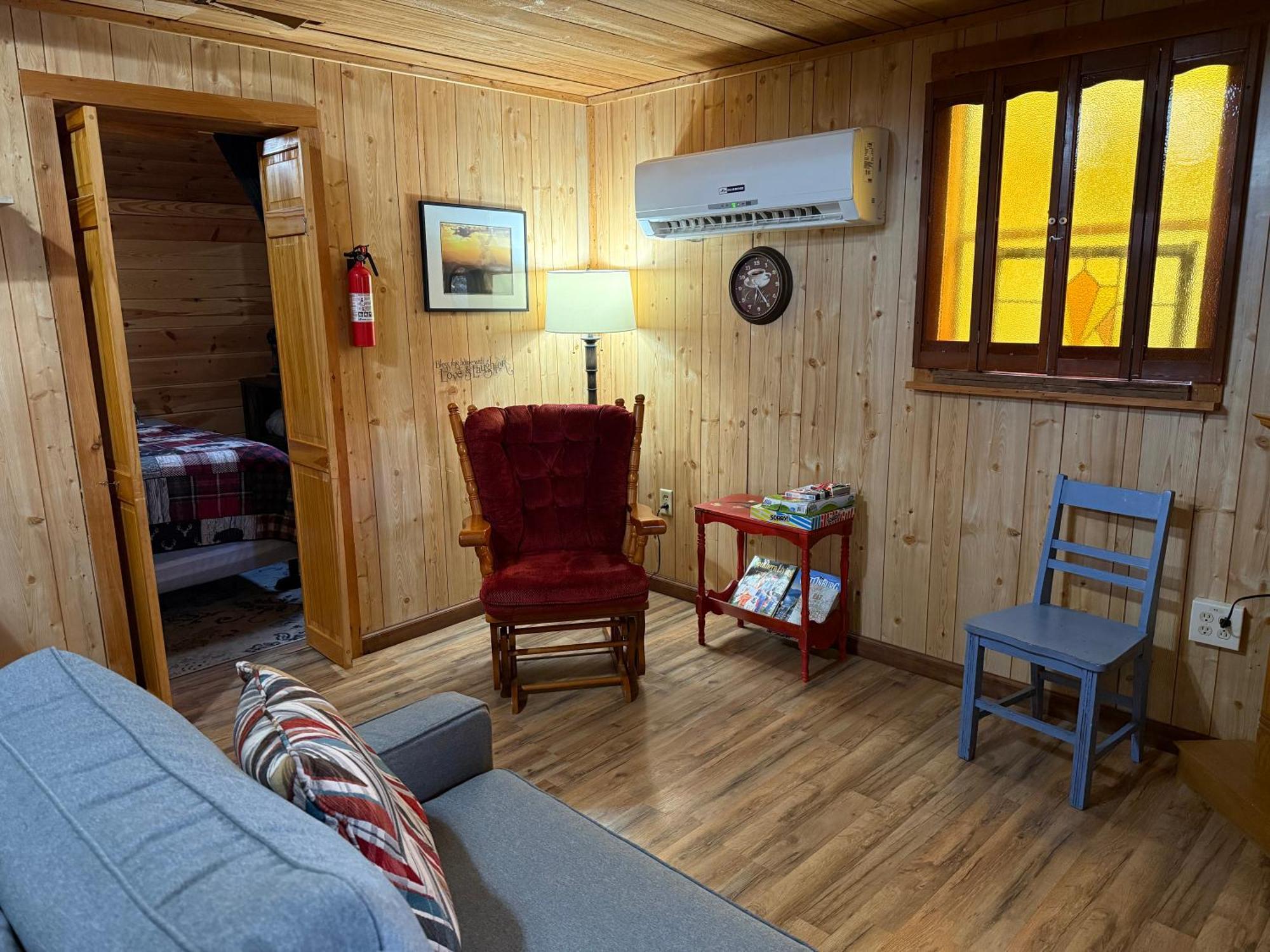 Cozy Cabin Walking Distance To Parkway! Pigeon Forge Exterior photo
